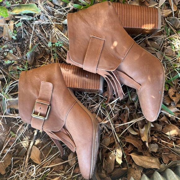 Suede brown ankle boots - Picture 1 of 3